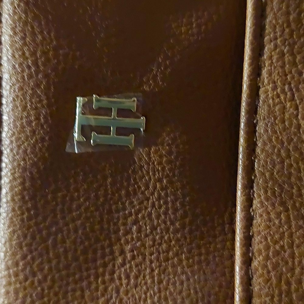 Brown Tommy Hilfiger Tote with coin pouch NWT - Picture 3 of 7